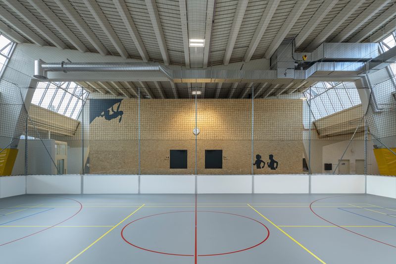 Umnutzung Messehalle 9 – Garderobenbox aus Holz-Leichtbauweise – Nina Baisch